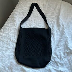 Everlane do it all tote - black EUC